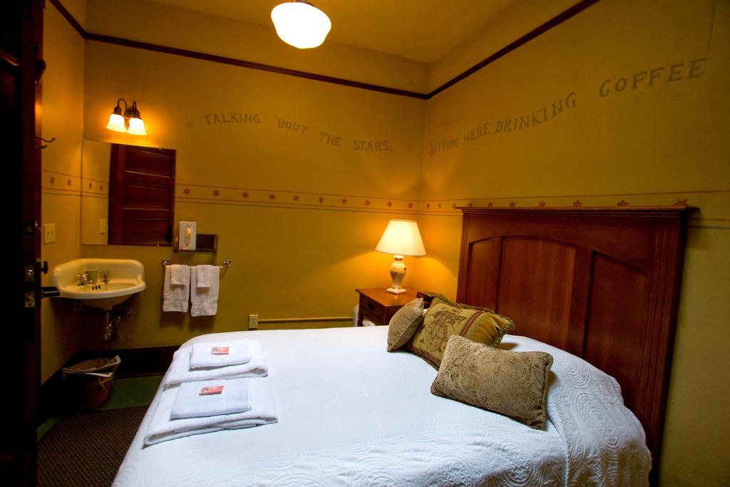 Cheap Hotels in Queens, NYC Find the best Queens Hotel Deals